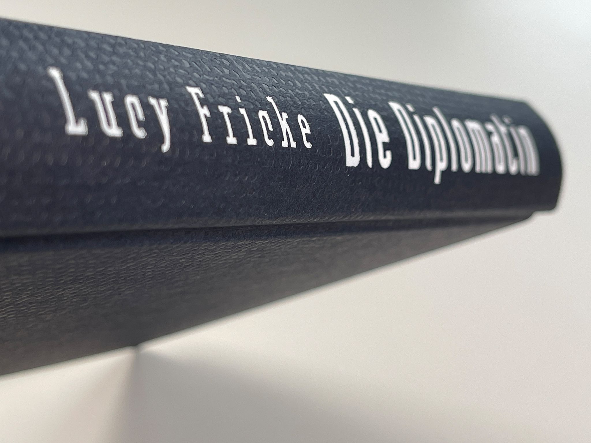 173875_Fricke_Diplomatin_BA_05.jpg