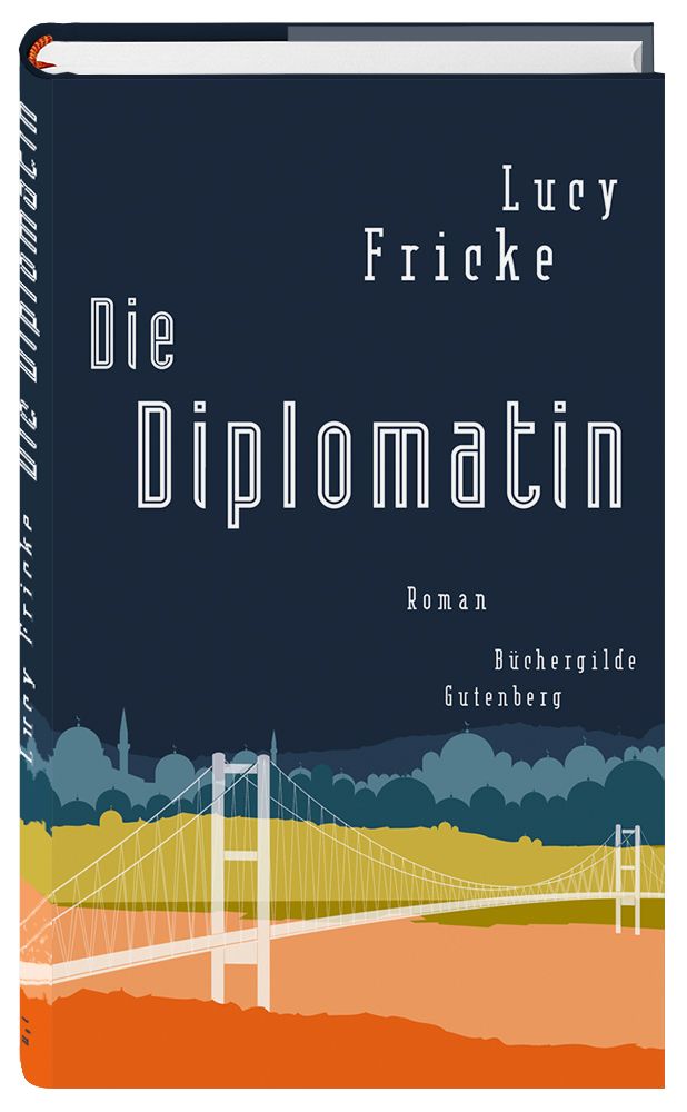 173875_Fricke_Diplomatin_FR_02.jpg