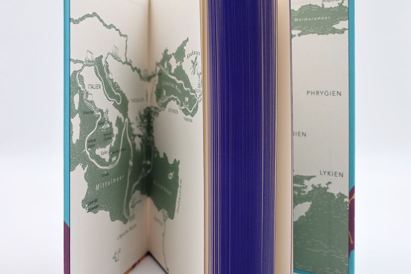 176890_Johnston_Goettern_BA_05.jpg